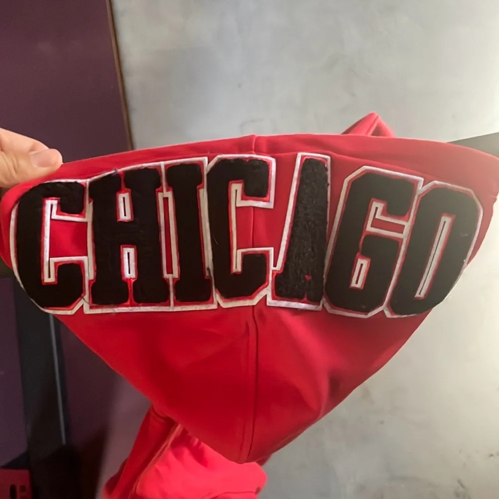 NBA Chicago Bulls classic chenille mens PO hoodie - Picture 5 of 9